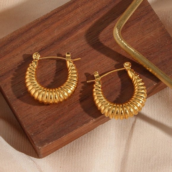 Thin Classic Huggie Croissant Hoop Earrings 18K Gold Plated Stainless Steel - Picture 8 of 10